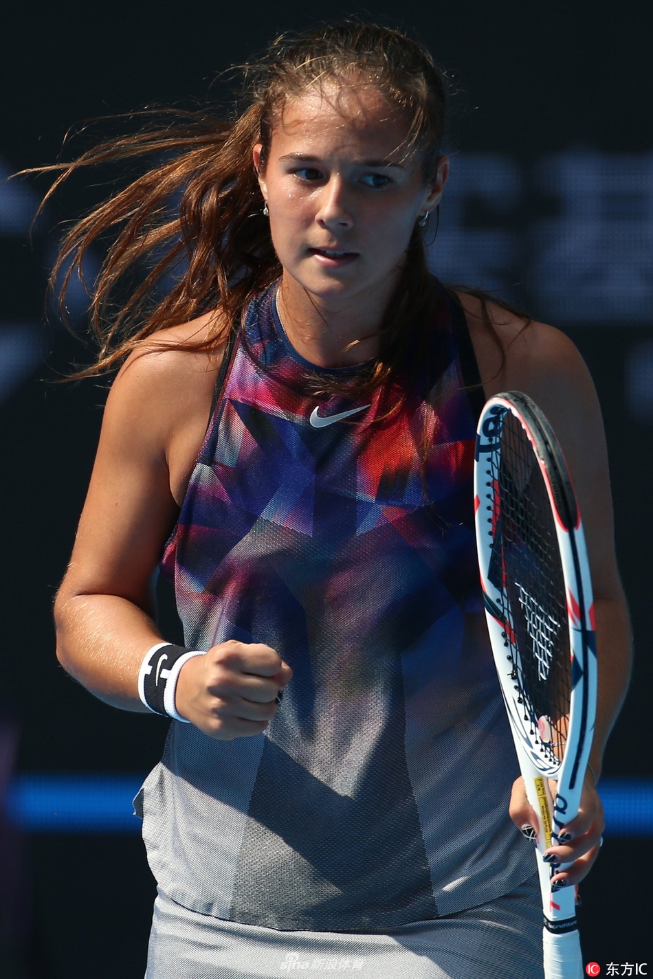 郑钦文展现 郑钦文展现